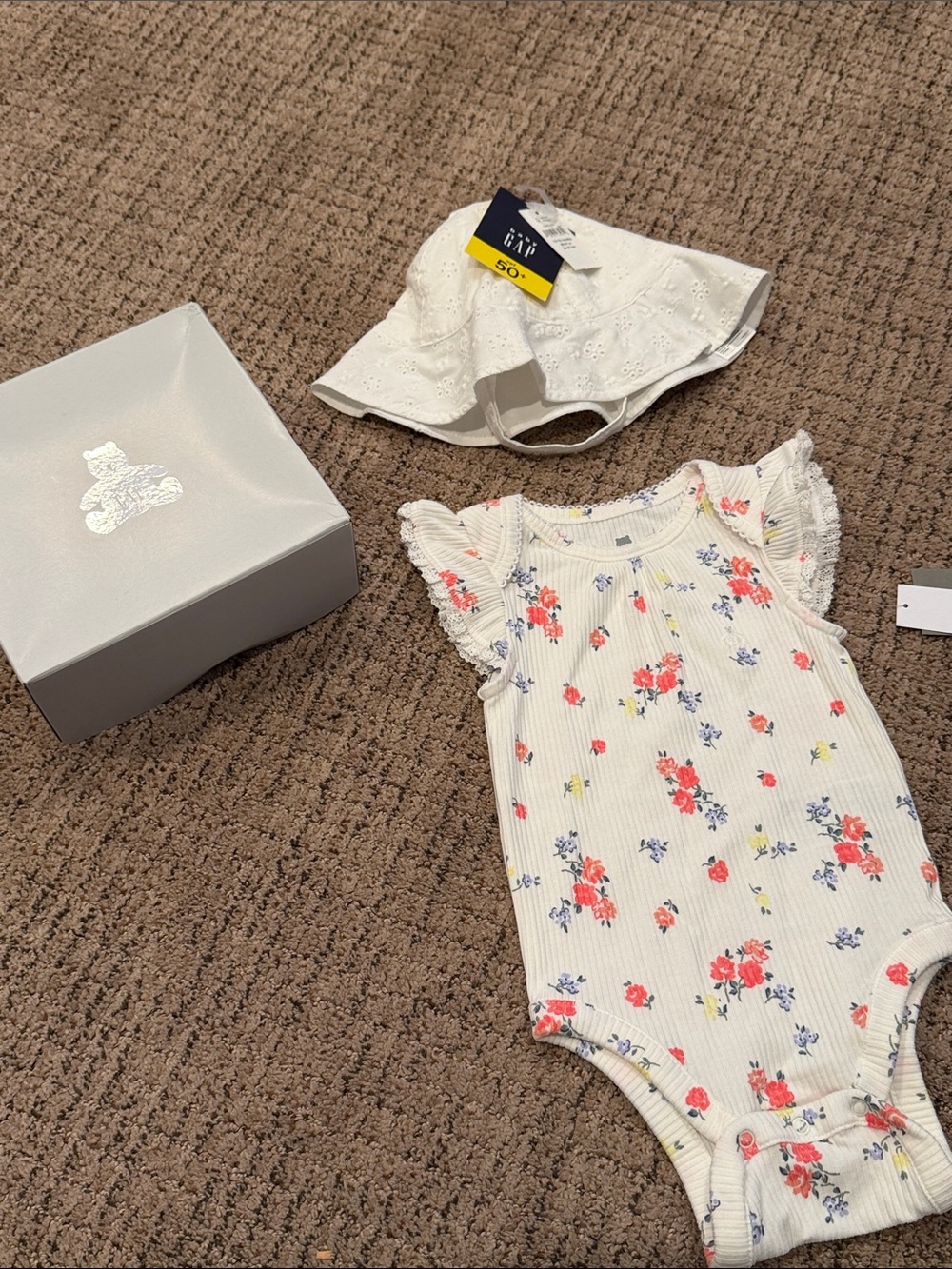 Baby GAP White Floral Ribbed Baby Onesie with Eyelet Sun Hat Set